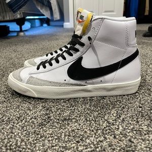 Nike Blazer Mid ‘77